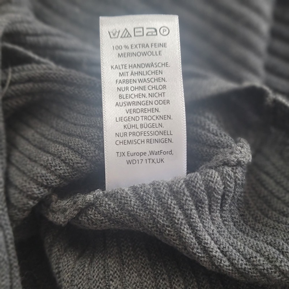 Tahari 100%  Extrafine Merino Wool Sweater NWT Women's Size 1X - Picture 5 of 5